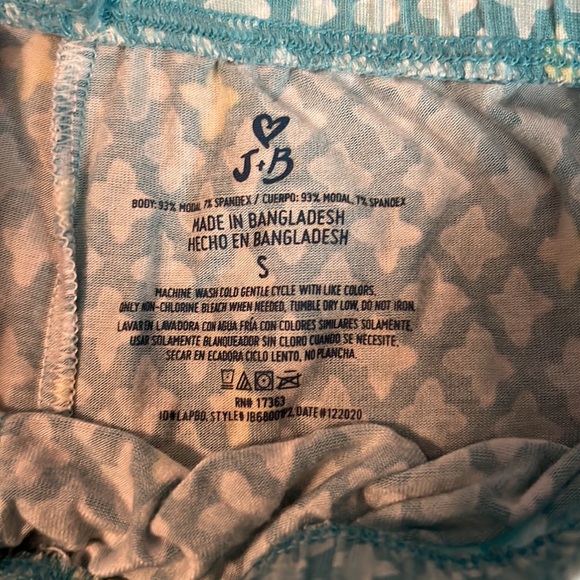 BNWOT 3-pack super soft women’s lounge/sleep shorts in size small! - Picture 6 of 8